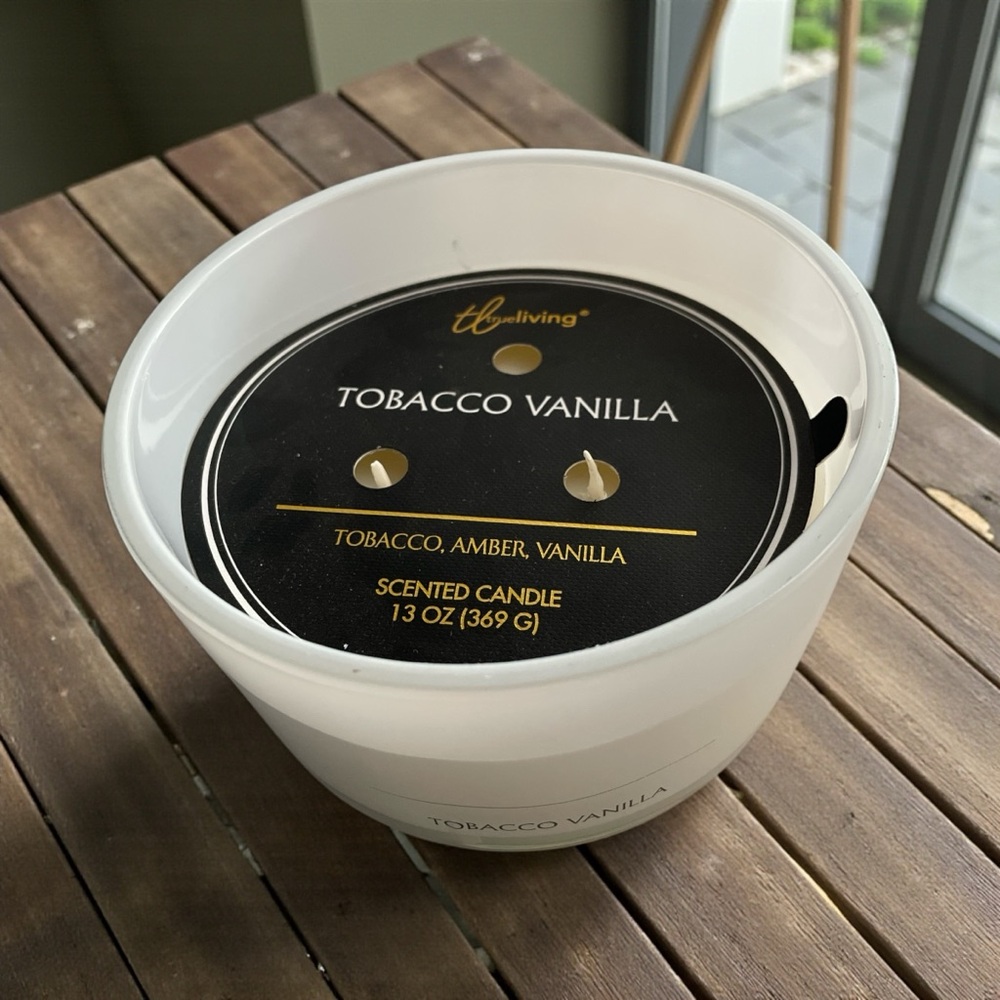 Tobacco Vanilla Scented Candle - White - earthy masculine